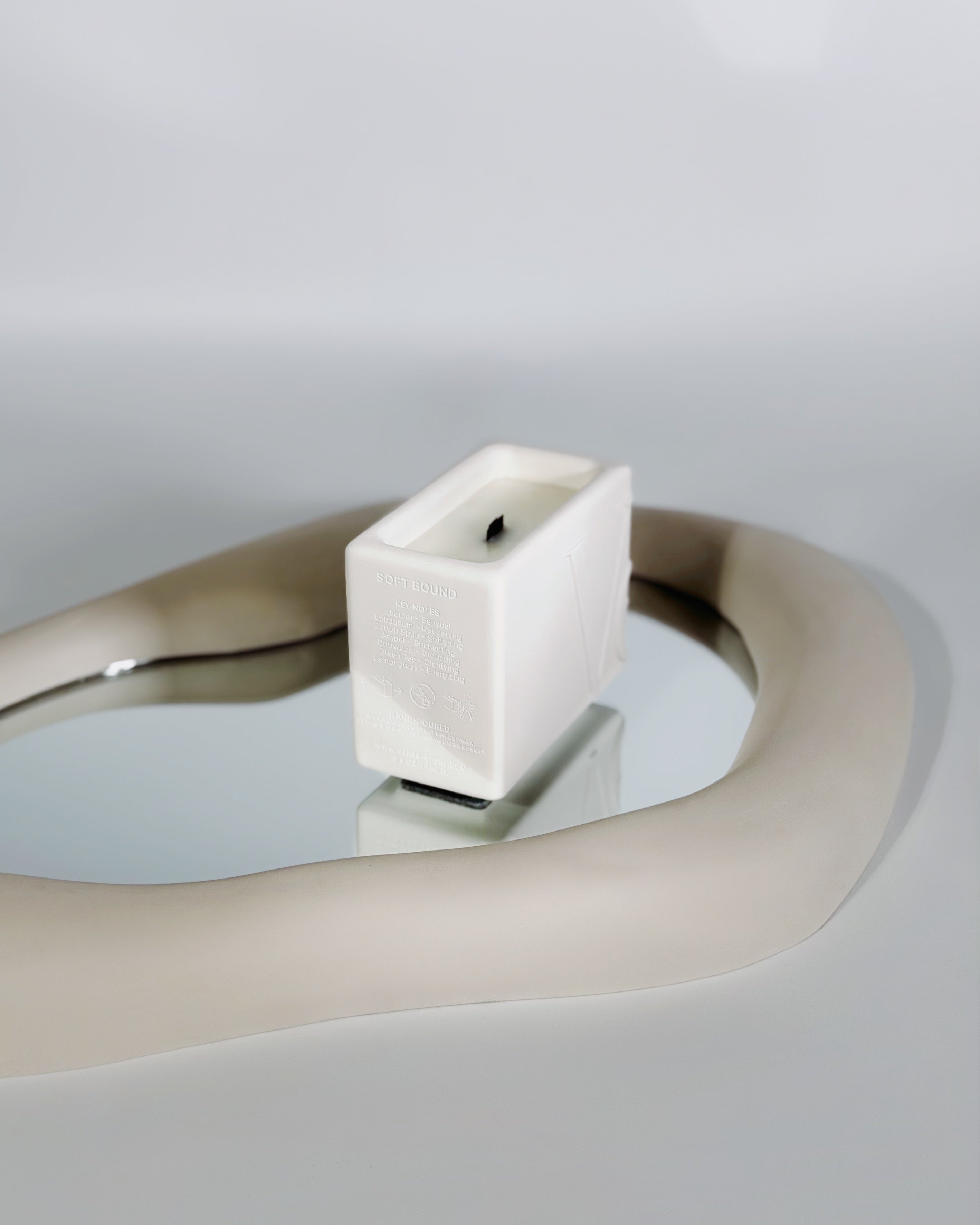 Luxury leather and amber wooden wick candle – Verba Toronto