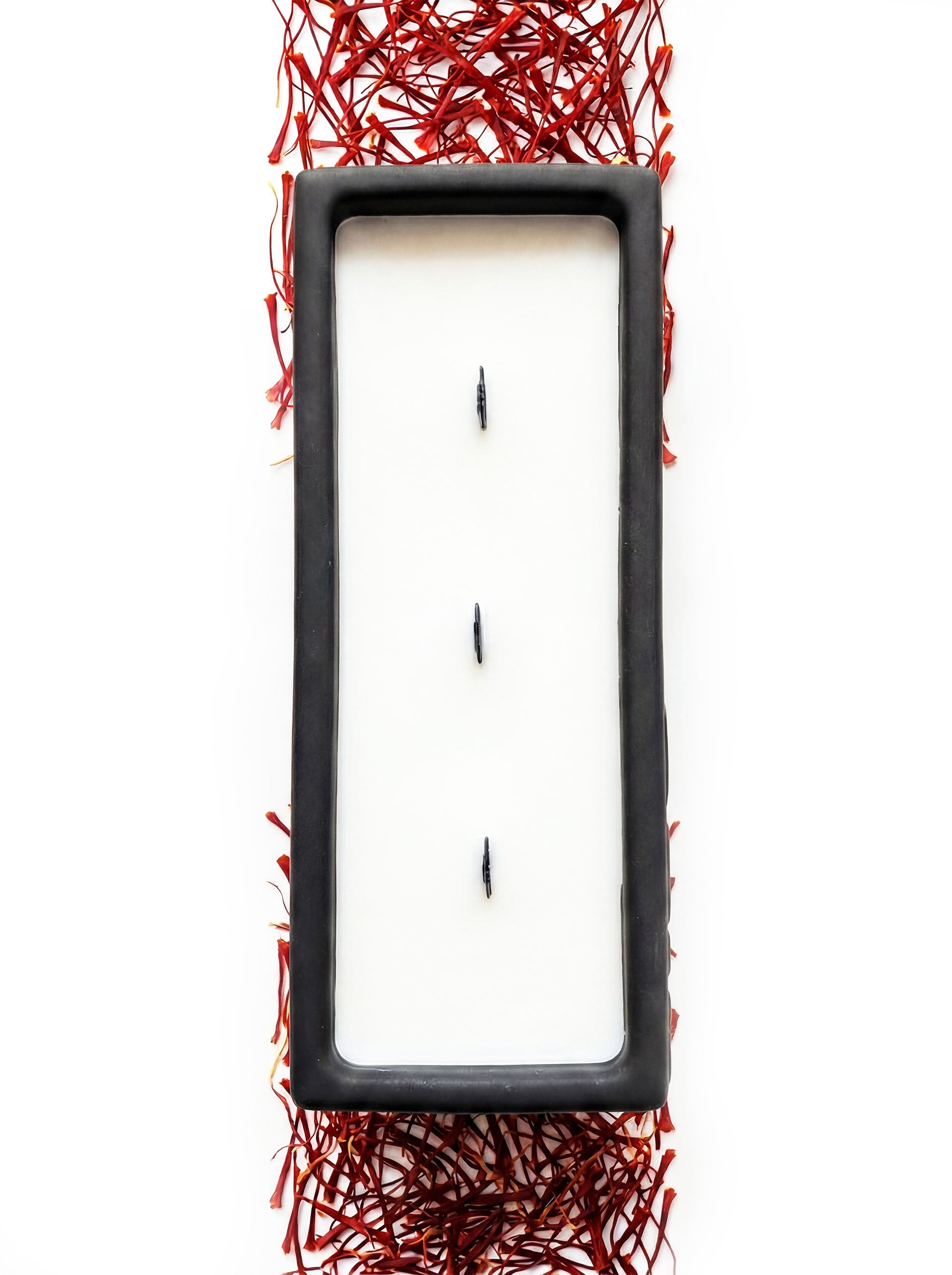 Verba Unleashed Saffron large niche scented candle with wooden wick — product photography