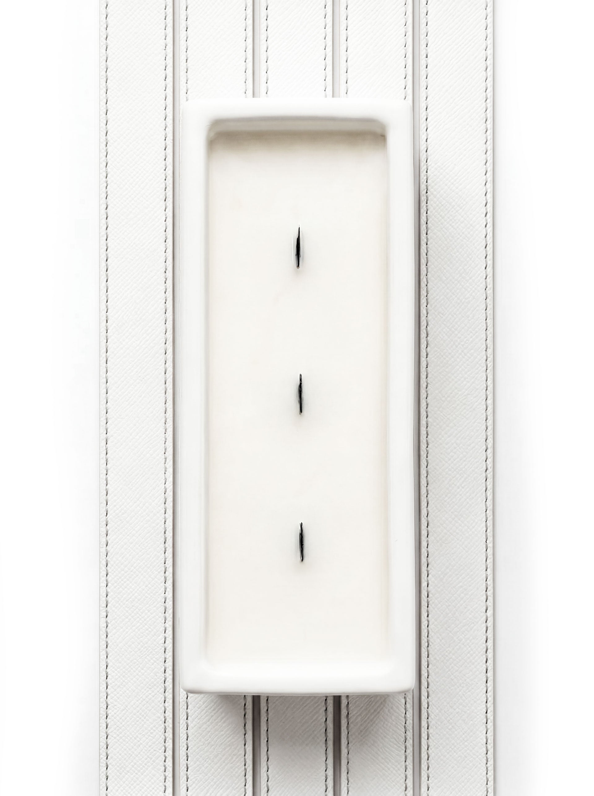 Verba Soft Bound large niche scented candle with wooden wick — product photography