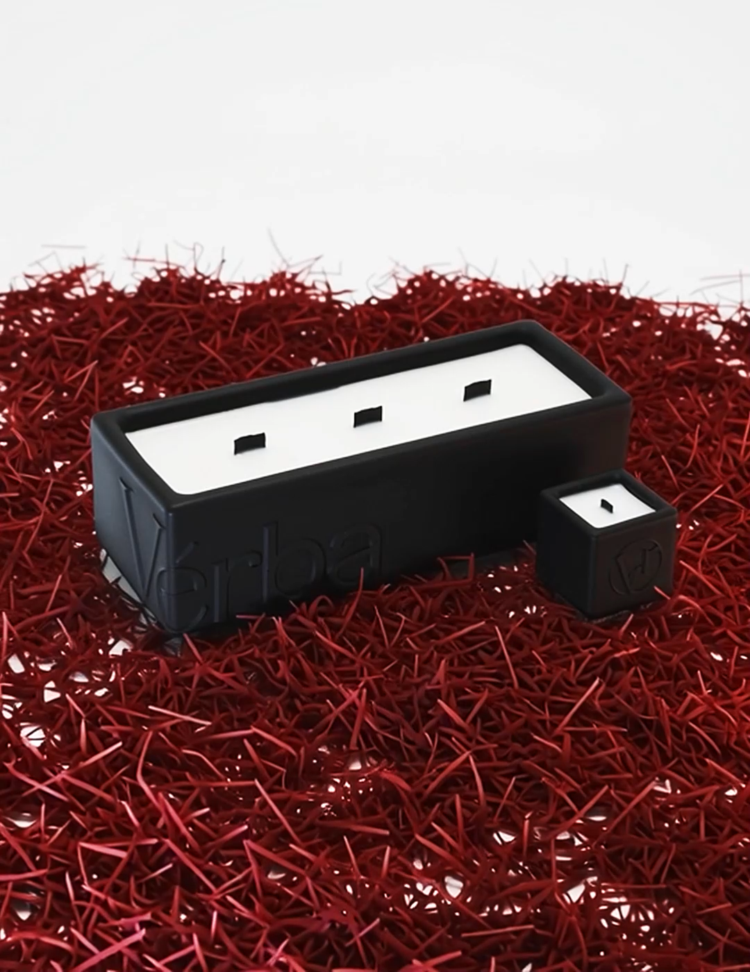 Large luxury saffron and amber wooden wick candle – Verba Toronto