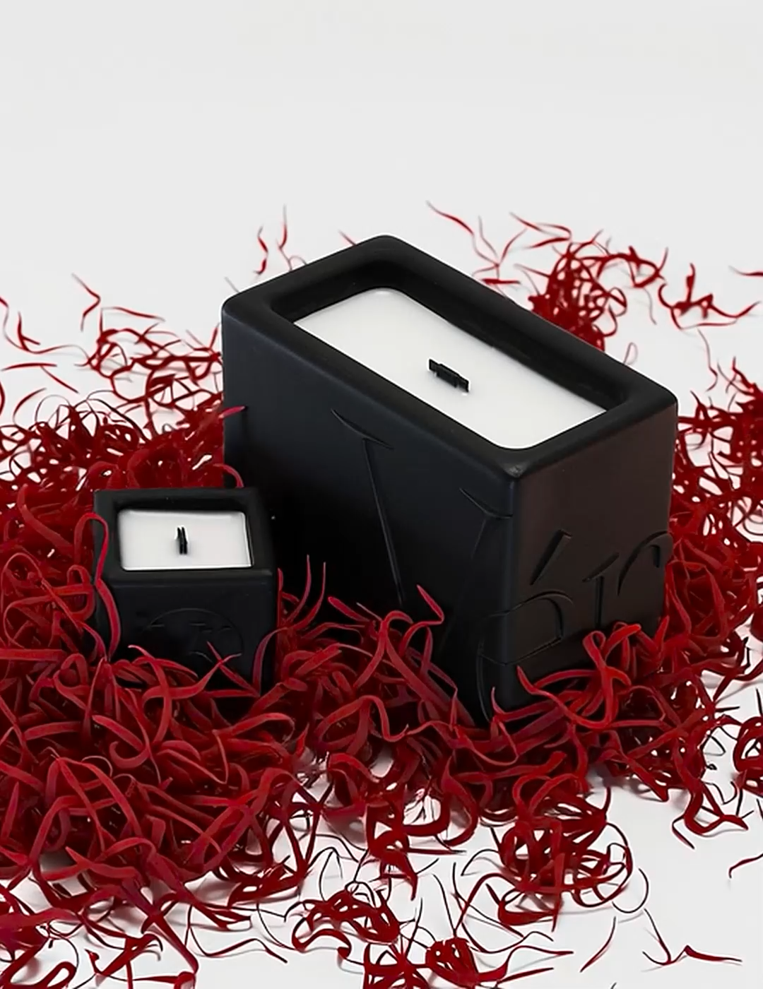 Luxury saffron and amber wooden wick candle – Verba Toronto