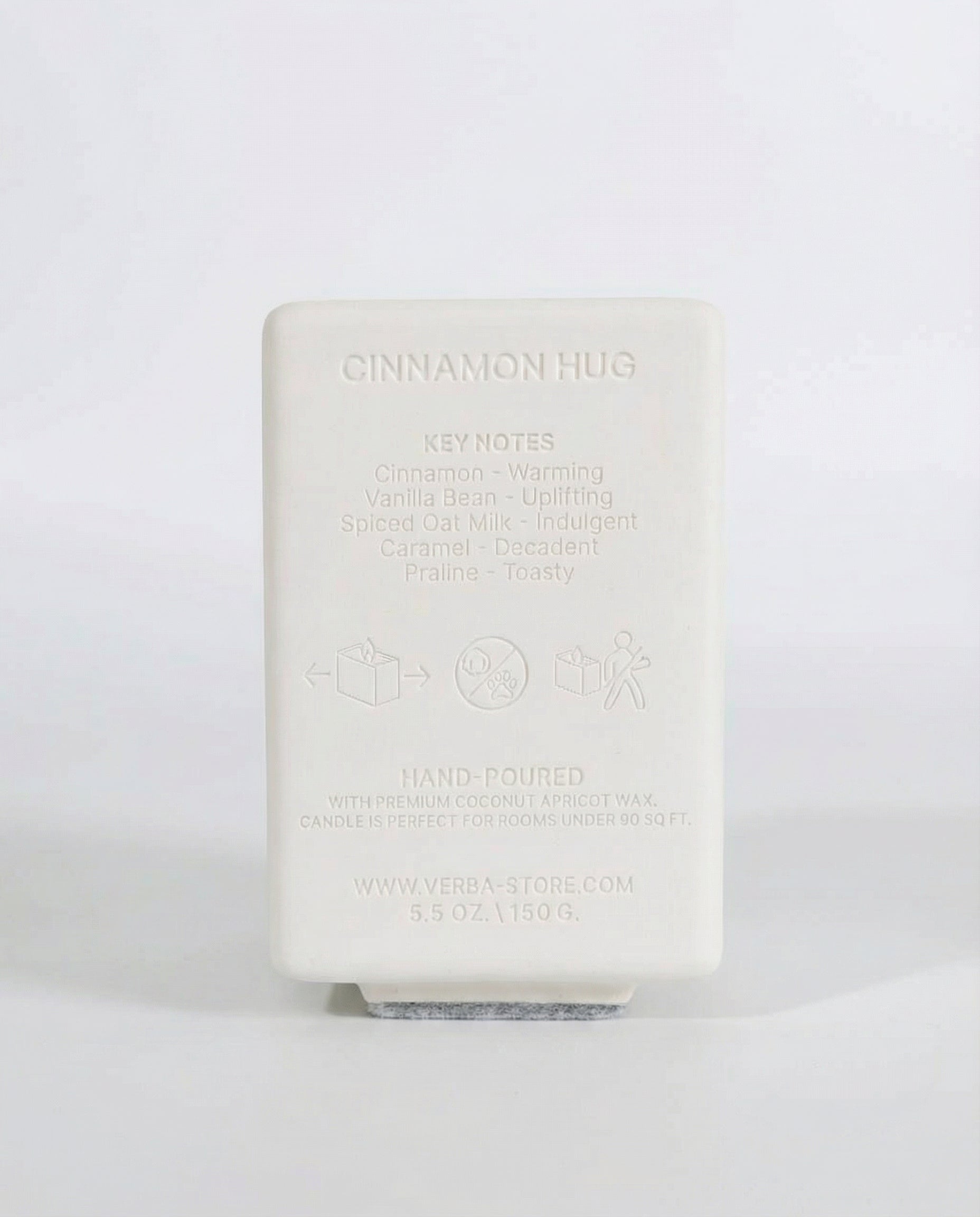 Close up to engraving on Niche cinnamon-vanilla candle with wooden wick – Verba Canada