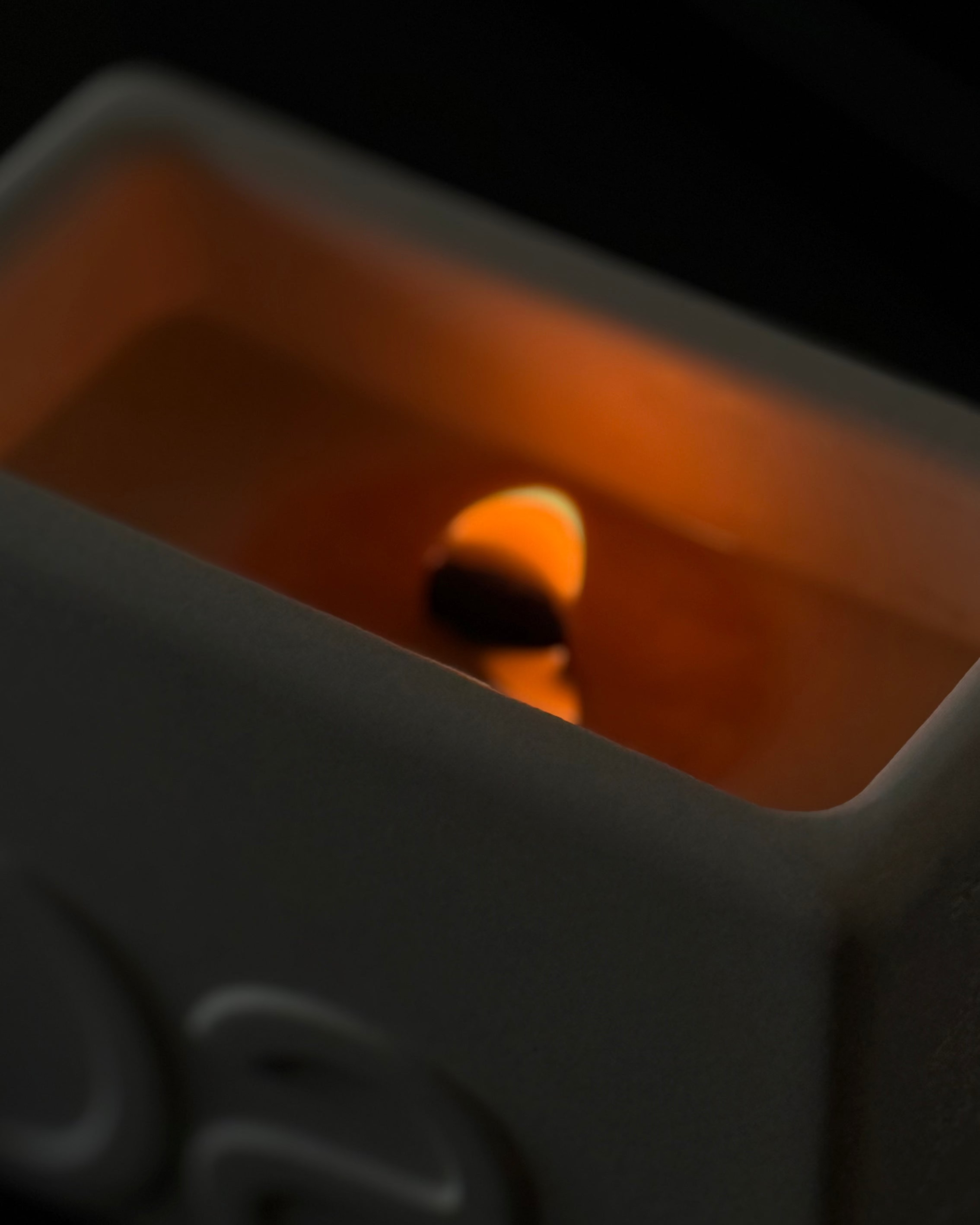 Soft Bound luxury candle with coconut-apricot wax – Verba