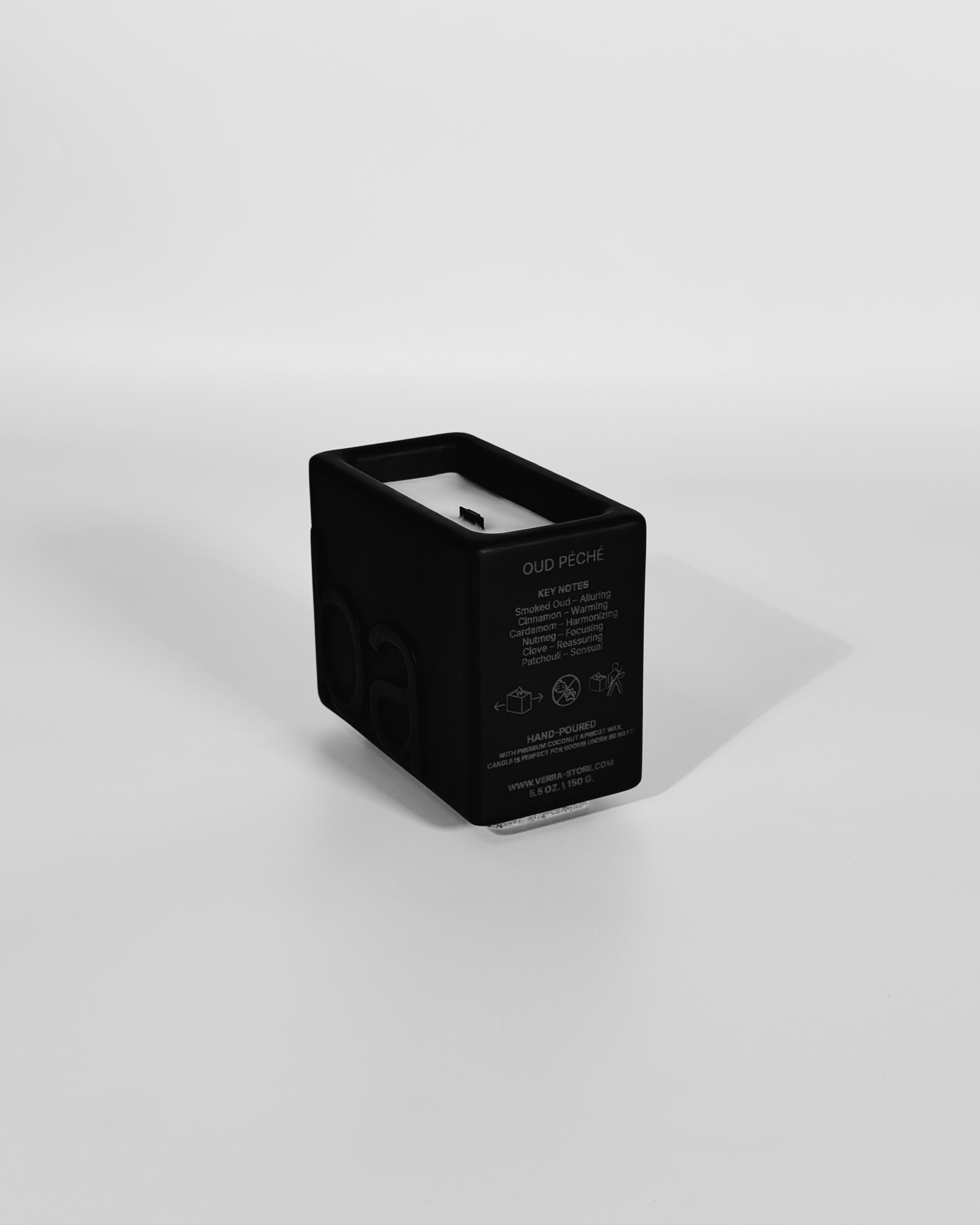 Hand-poured coconut-apricot wax oud candle – Verba Home Fragrance