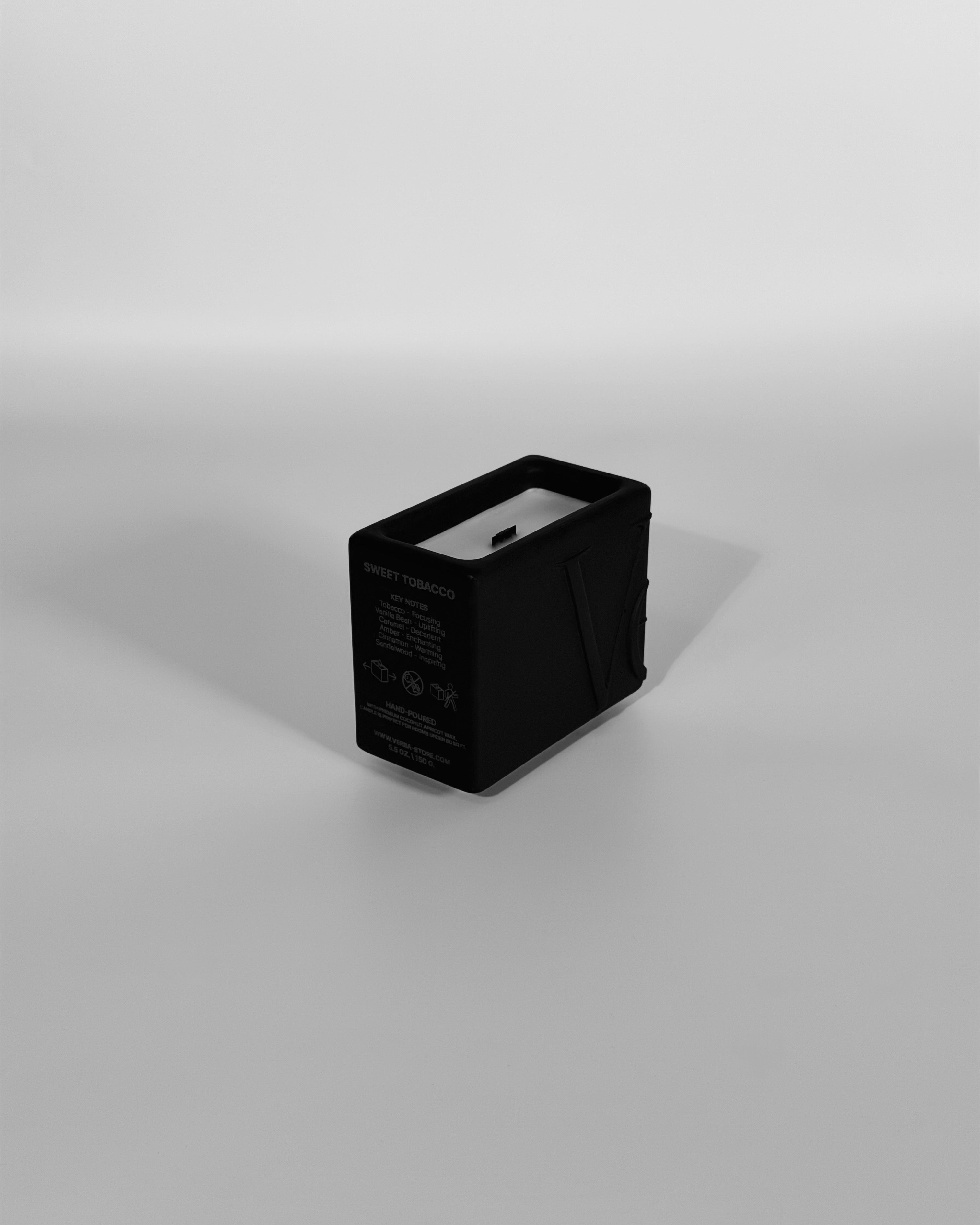 Luxury tobacco and vanilla wooden wick candle – Verba Toronto