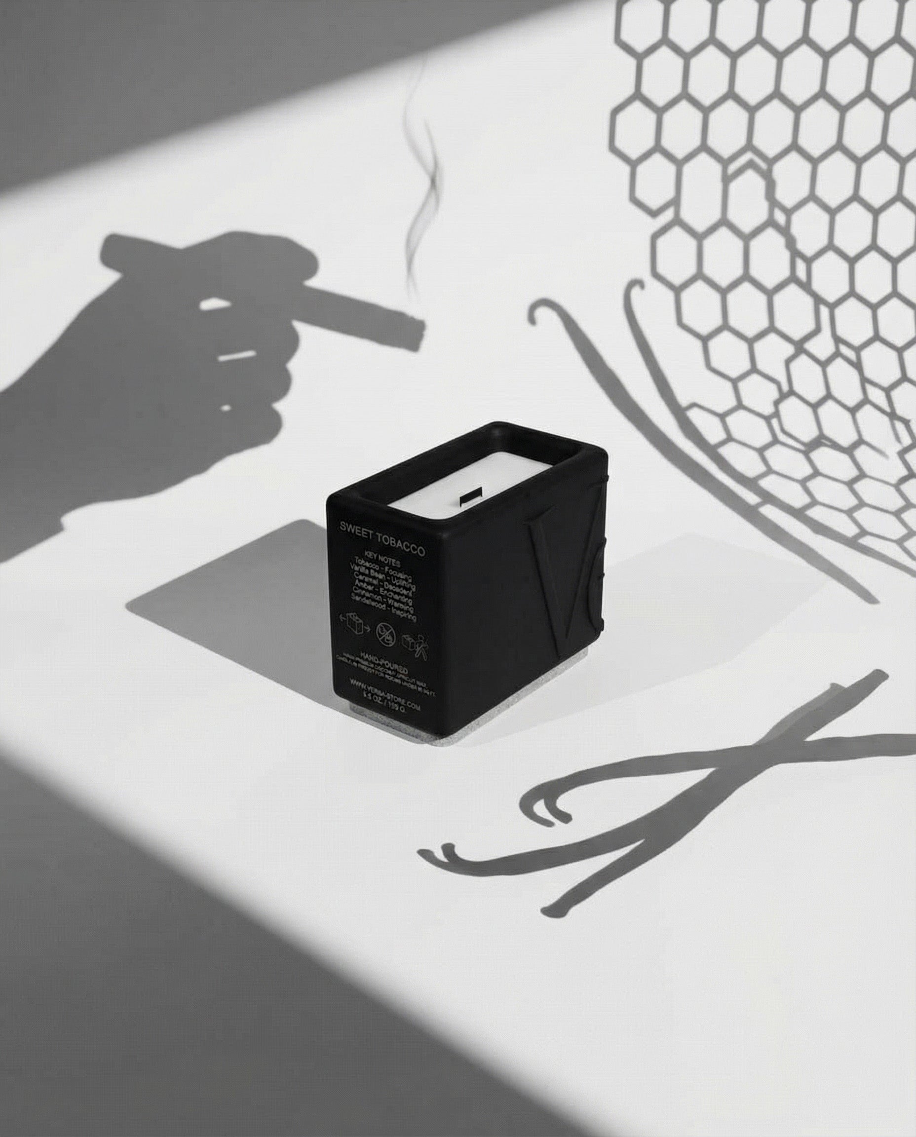 Niche scented tobacco and honey wooden wick candle coconut apricot wax white back – Verba 